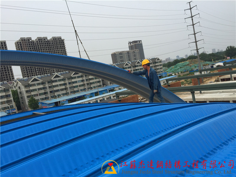 龍巖跨度30米拱形屋面質(zhì)量保證